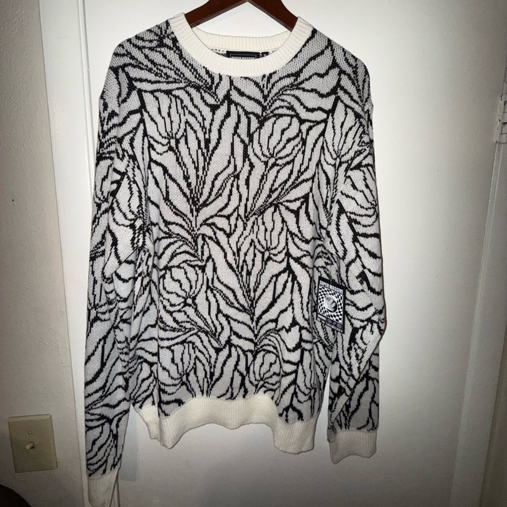 Mens XL Black Design Crewneck Sweater / NEW